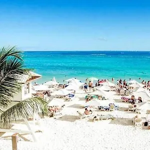 https://hotel-castillo-del-mar.tulum-hotels.net